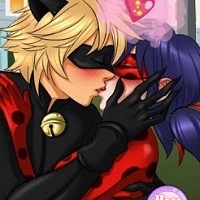 miraculous_ladybug_kissing Games